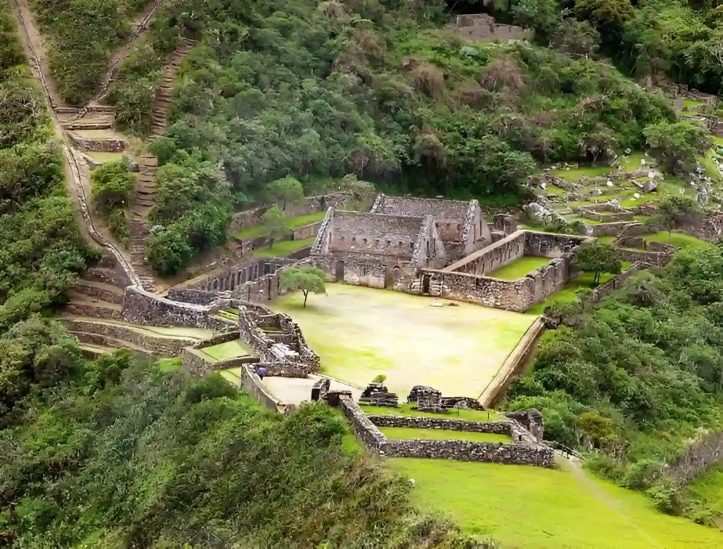 Choquequirao Inca ruins trek route Cusco Peru