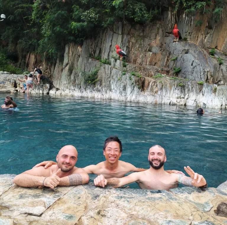 Cocalmayo thermal baths Peru surrounded by jungle and mountains